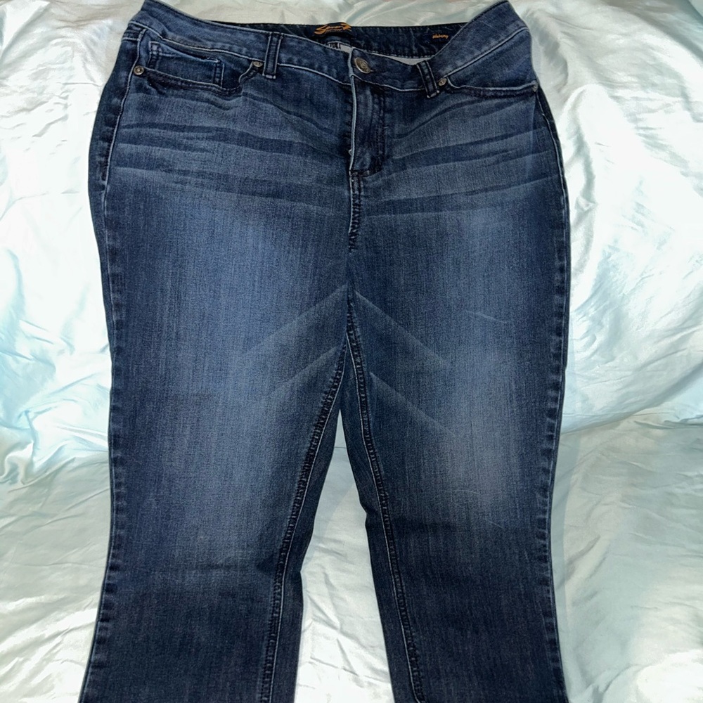Seven7 Blue Straight Leg Jeans Classic Style cropped